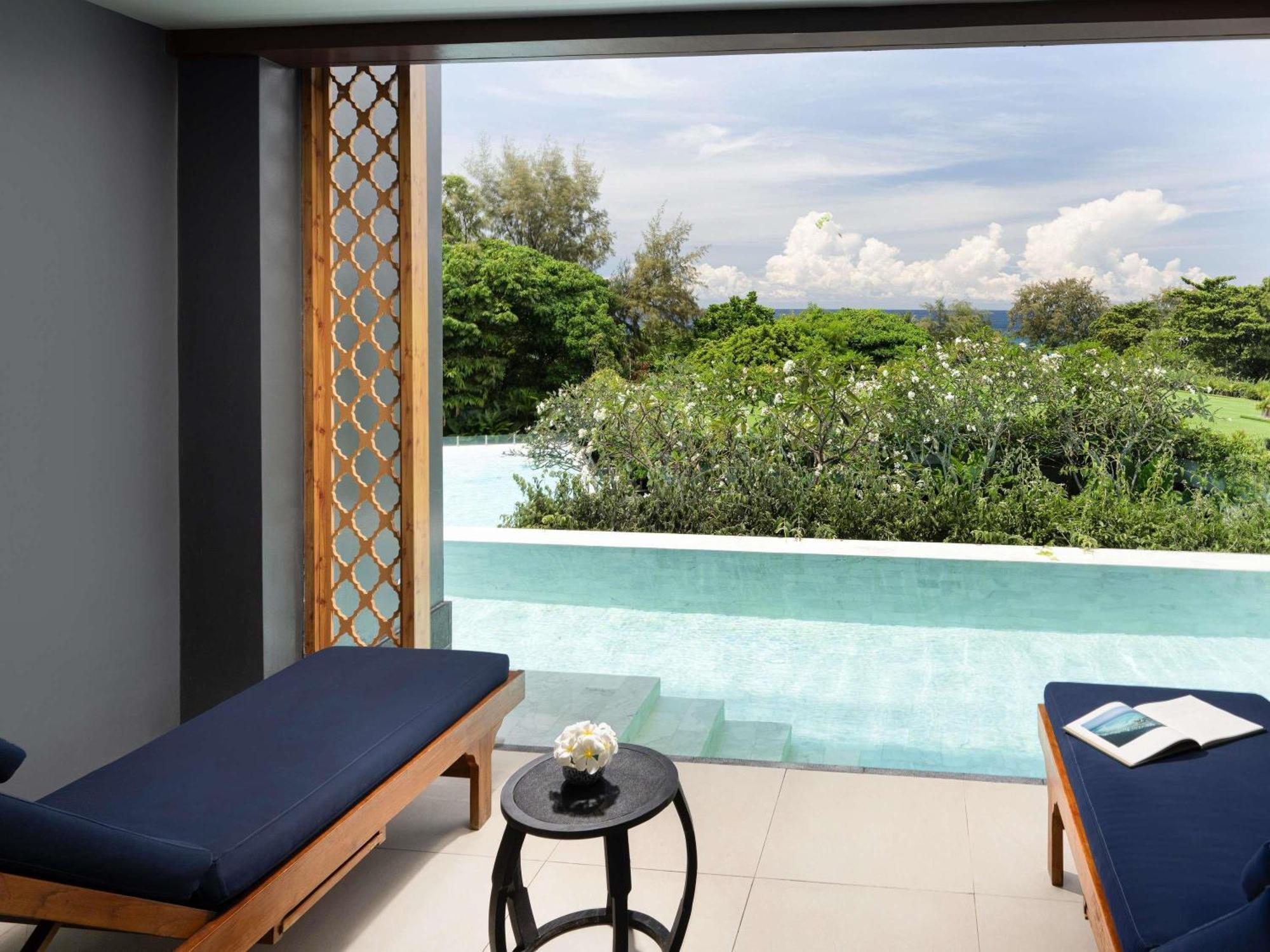 Deluxe Suite Pool Access Sea View 1 King Bed,1717139565:JPEG